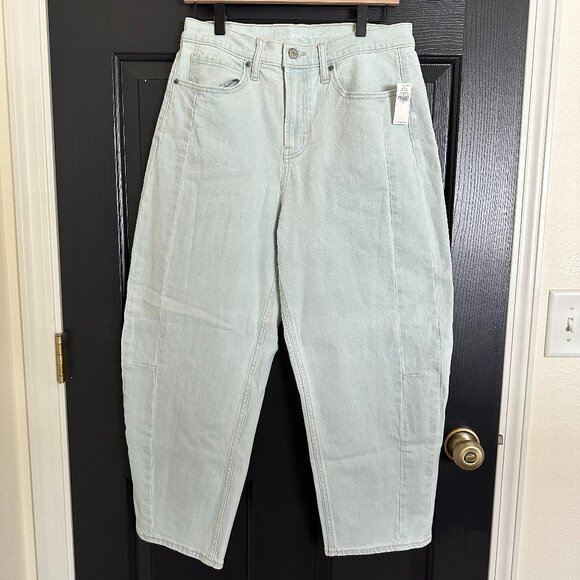 Old Navy Light Wash Barrel Jeans - Picture 1 of 4